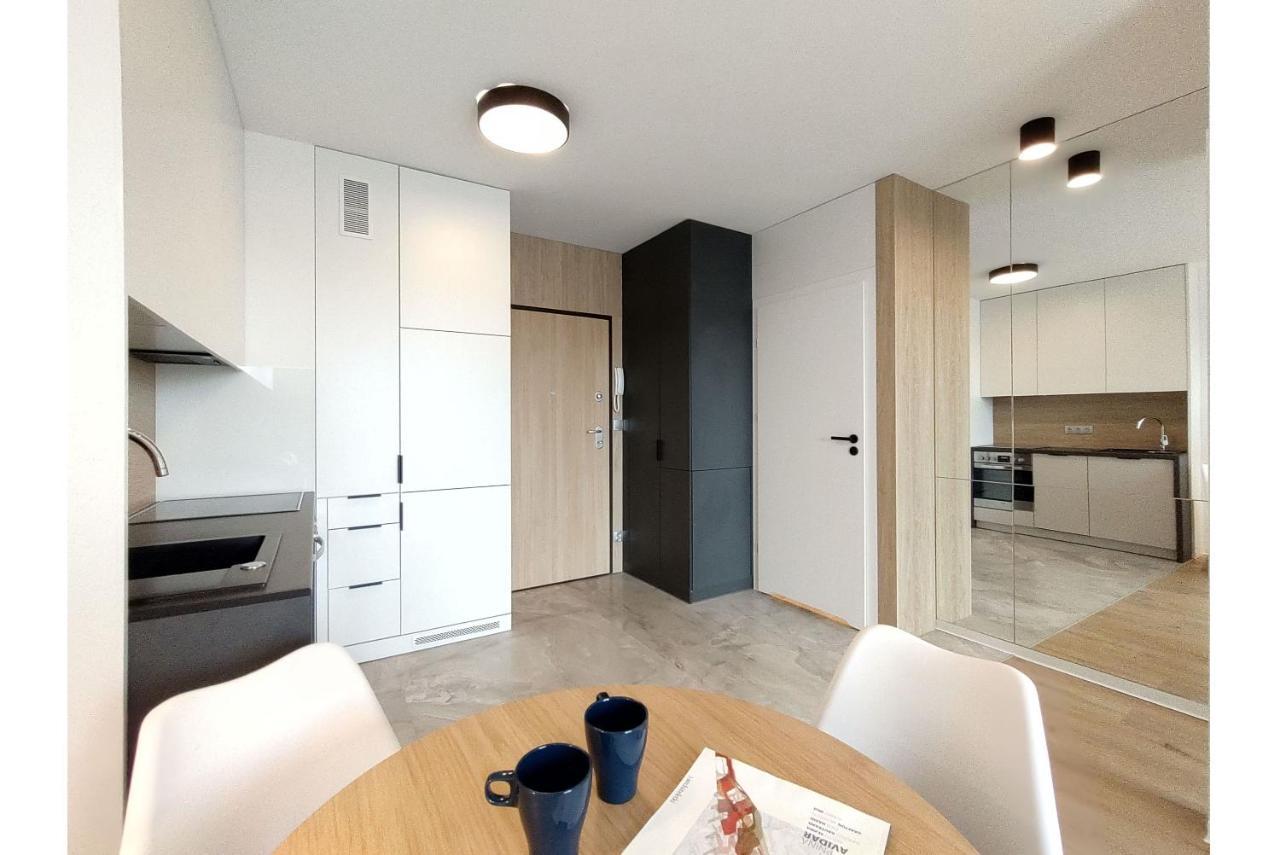 Young In Center Apartament *