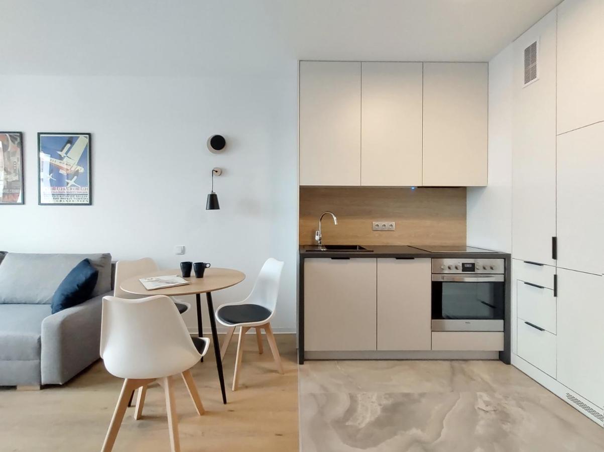 Young In Center Apartament